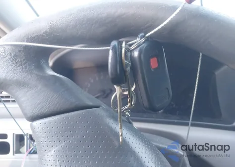 2005 Toyota Corolla Le из США, поврежденный, VIN 2T1BR32E65C428130